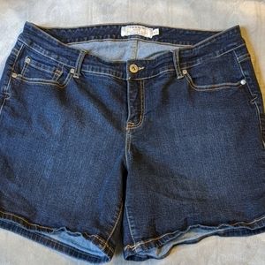 NWOT Torrid Jean Shorts